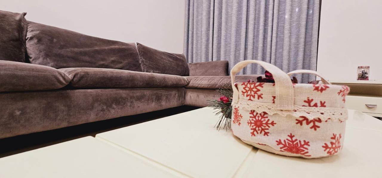 Discover Tirana From Our 3-Room Apartment With Free Parking-Komuna E Parisit Zewnętrze zdjęcie