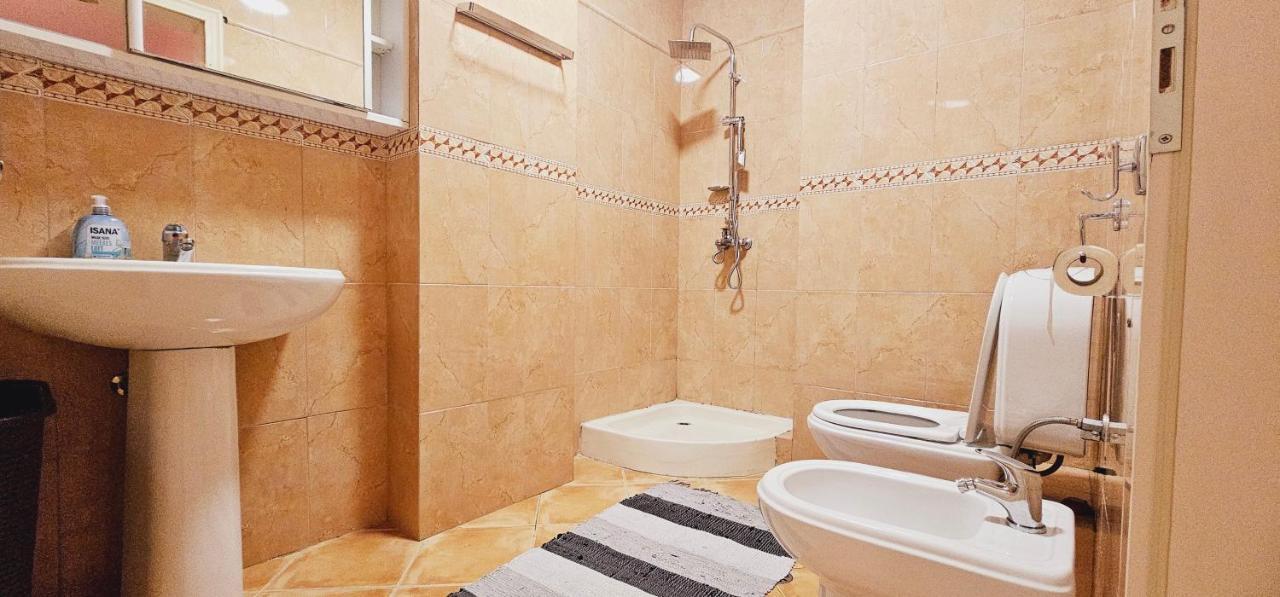 Discover Tirana From Our 3-Room Apartment With Free Parking-Komuna E Parisit Zewnętrze zdjęcie